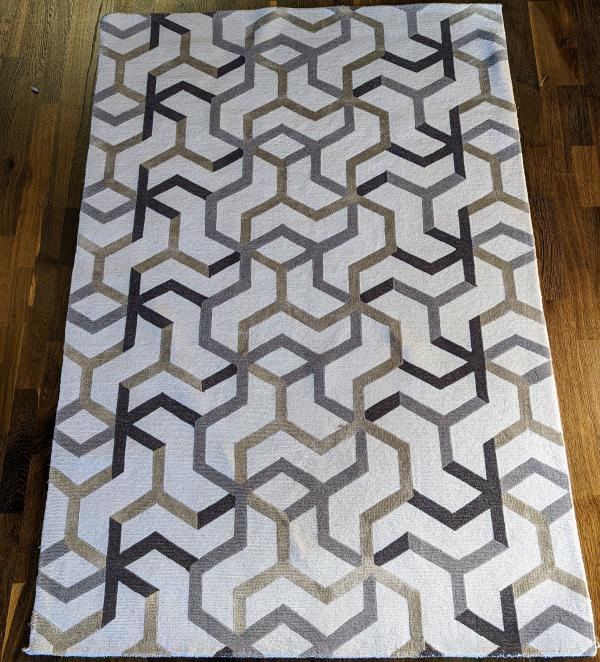 Area rug on sale. Conexeions ah-12-64449. Size 4x6.