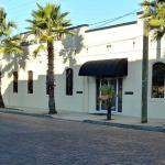 Front of Decorative Arts Center and entrance to Addison/Dicus & Bailey
